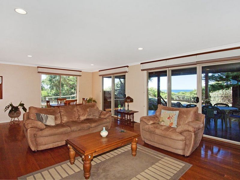 12 Coast Road, Hastings Point NSW 2489