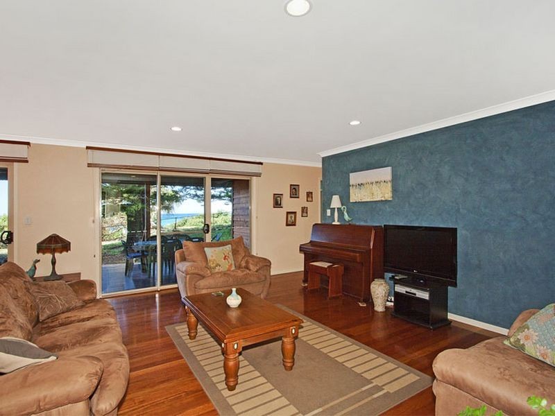 12 Coast Road, Hastings Point NSW 2489