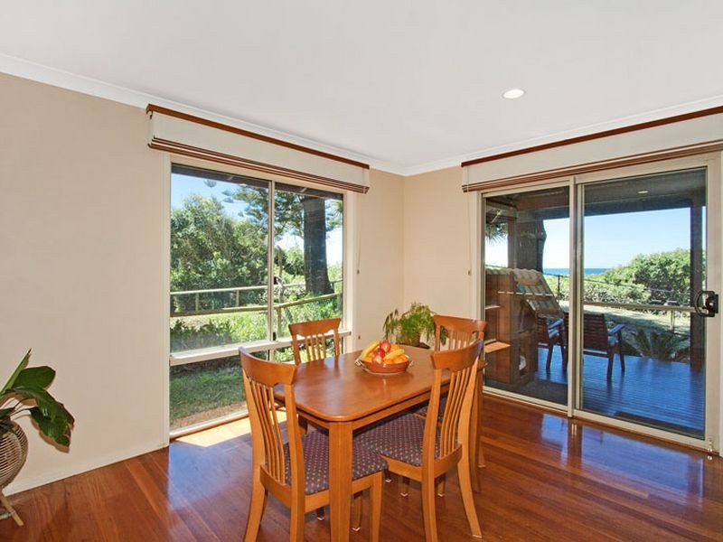 12 Coast Road, Hastings Point NSW 2489