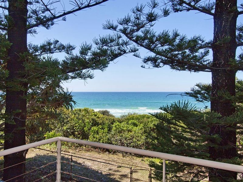 12 Coast Road, Hastings Point NSW 2489