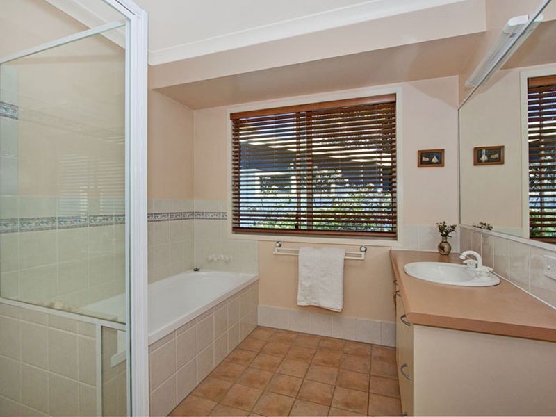 12 Coast Road, Hastings Point NSW 2489