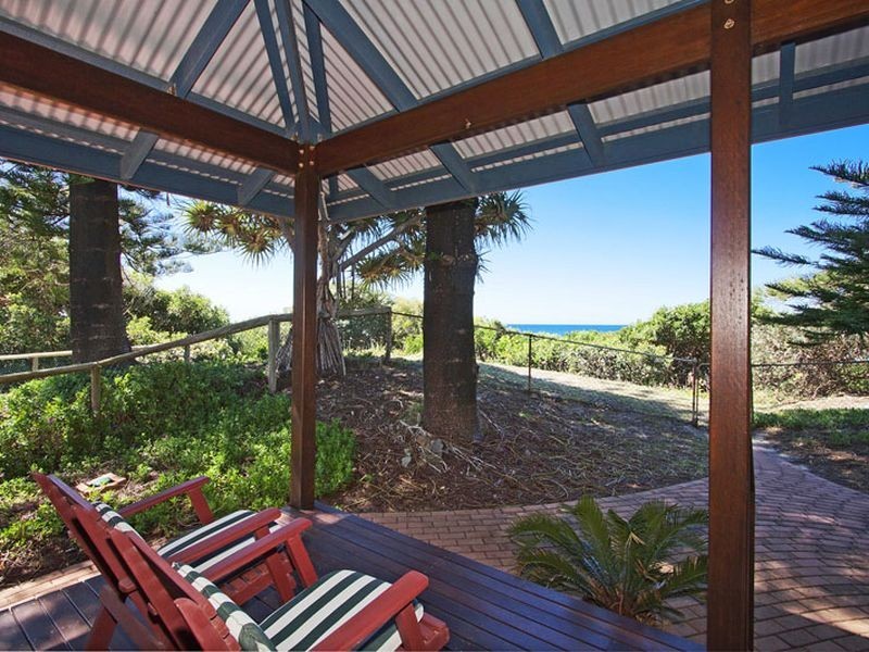 12 Coast Road, Hastings Point NSW 2489