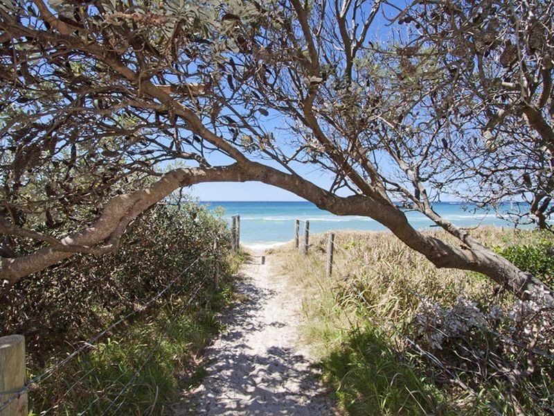 12 Coast Road, Hastings Point NSW 2489
