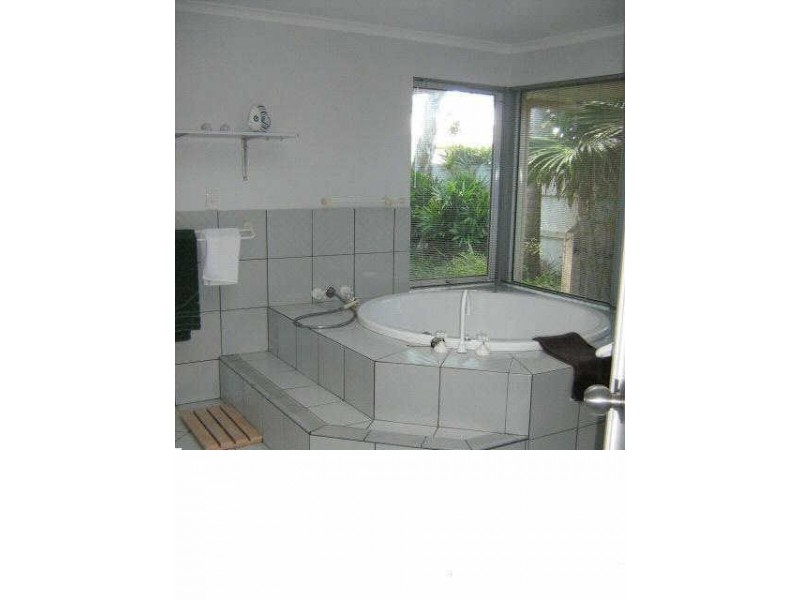 13 Ti Tree Avenue, Cabarita Beach NSW 2488