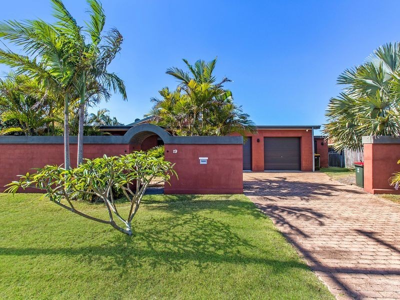 19 Poinciana Avenue, Cabarita Beach NSW 2488