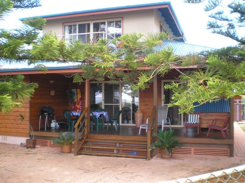 12 Coast Road, Hastings Point NSW 2489
