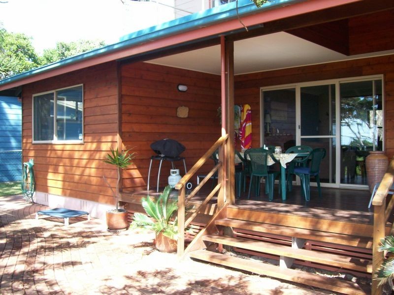 12 Coast Road, Hastings Point NSW 2489