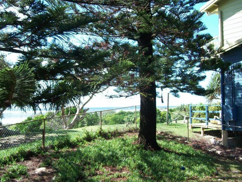 12 Coast Road, Hastings Point NSW 2489