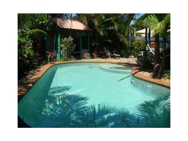 2 Poinciana Avenue, Cabarita Beach NSW 2488