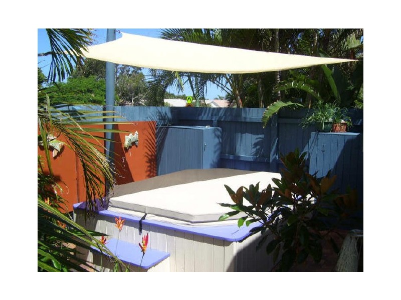 2 Poinciana Avenue, Cabarita Beach NSW 2488