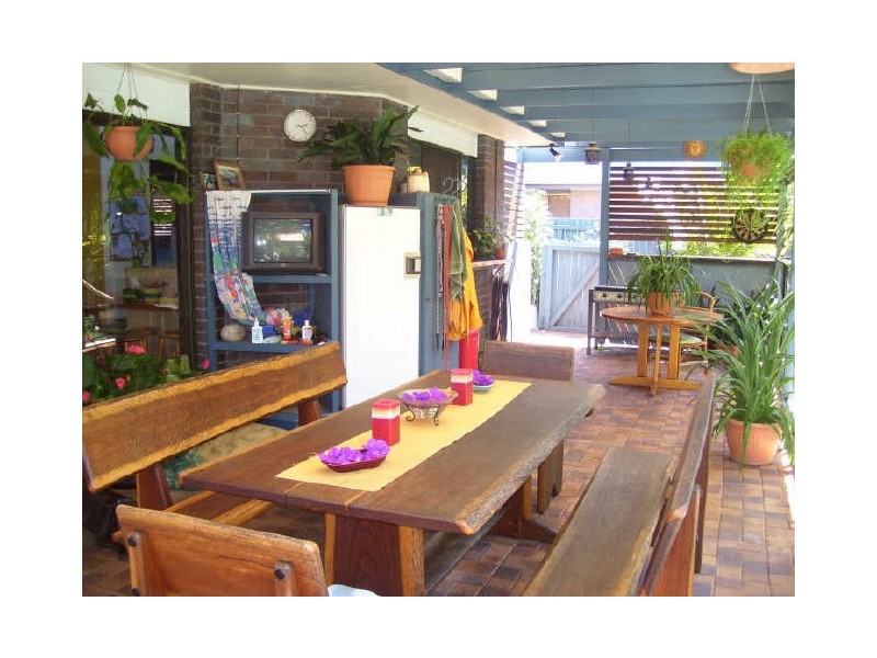 2 Poinciana Avenue, Cabarita Beach NSW 2488