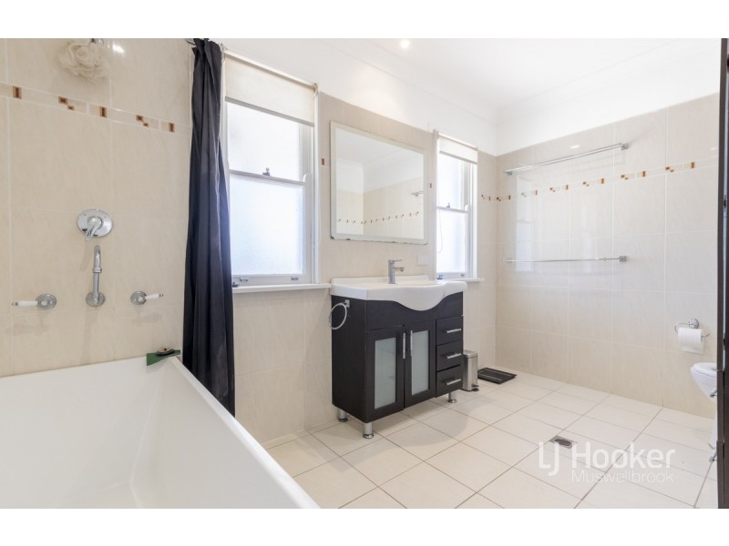 31 Anzac Parade, Muswellbrook NSW 2333