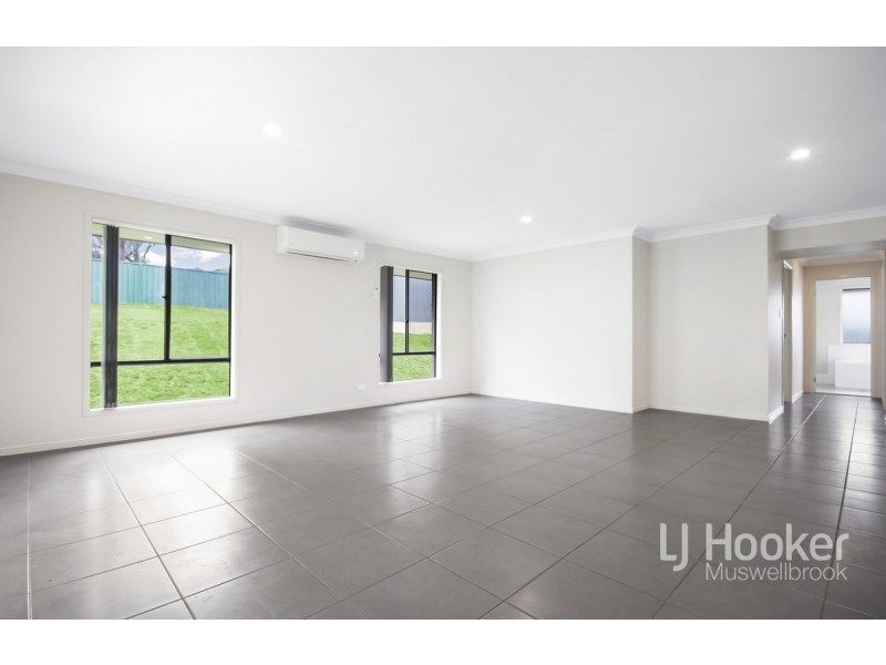 11 Bloodwood Road, Muswellbrook NSW 2333