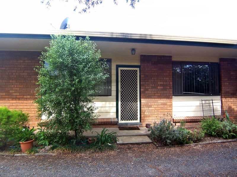 2/11 Kenilworth Street, Denman NSW 2328