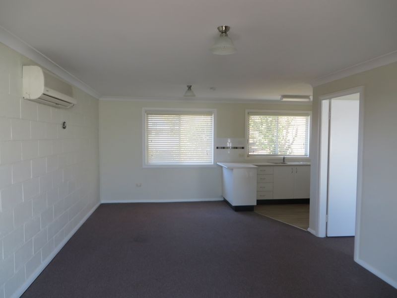 1/24 Campbell Street, Aberdeen NSW 2336