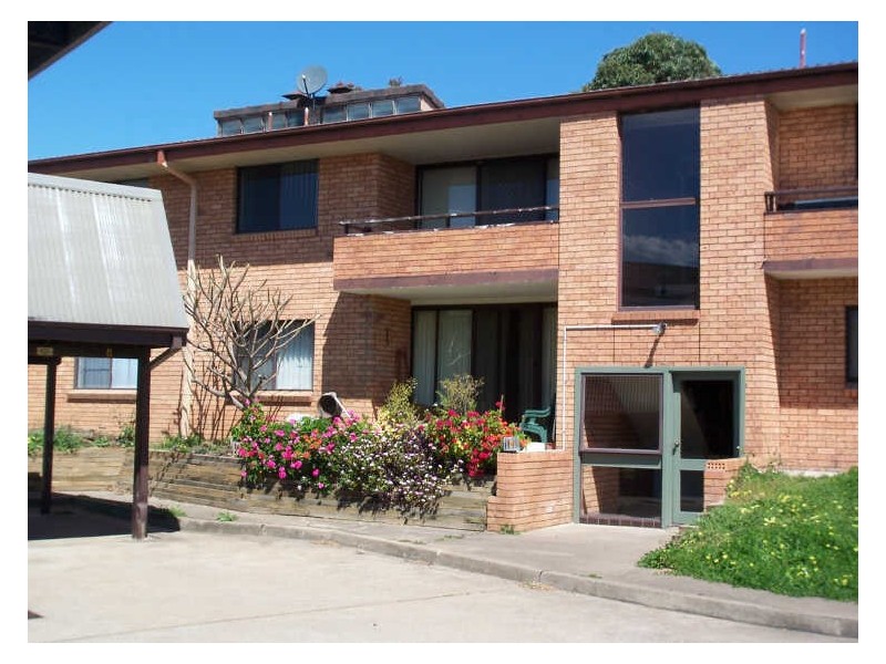 2/6 The Grove, Skellatar Street, Muswellbrook NSW 2333