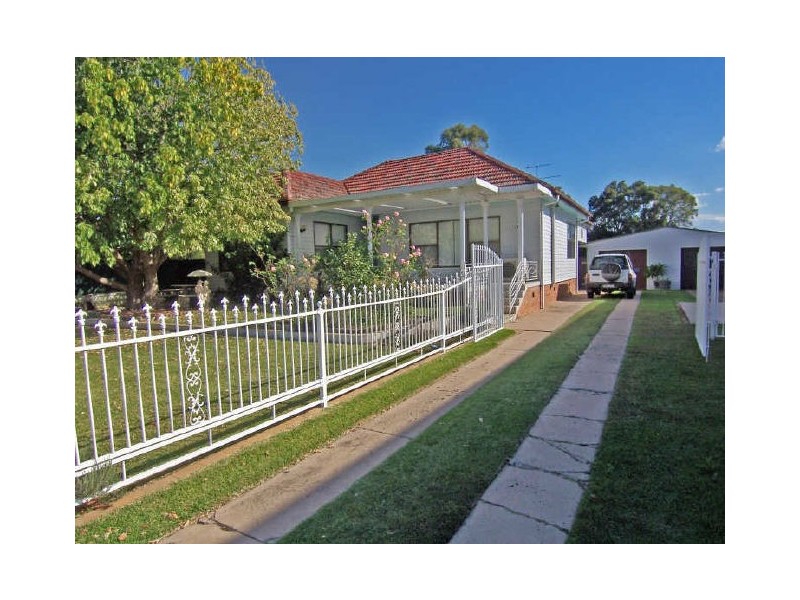 13 Maitland Street, Muswellbrook NSW 2333