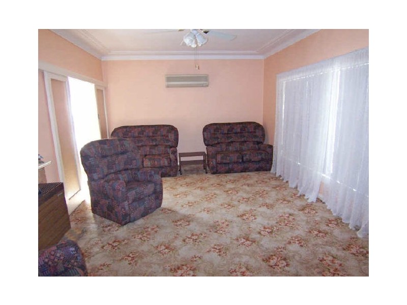 13 Maitland Street, Muswellbrook NSW 2333