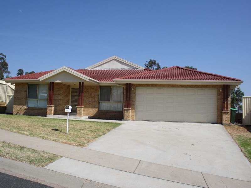 4 Lou Fisher Place, Muswellbrook NSW 2333