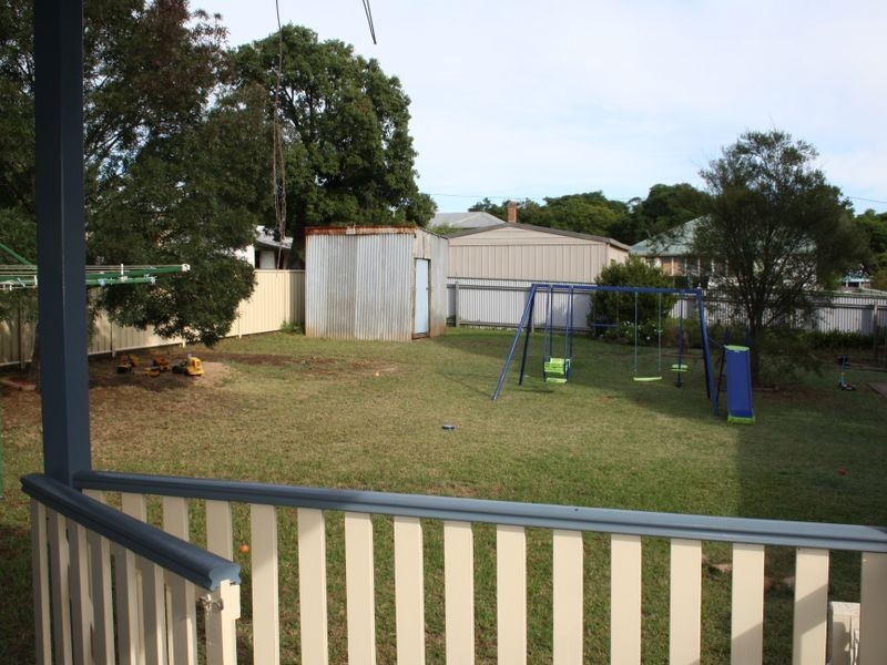 24 Roger Street, Muswellbrook NSW 2333