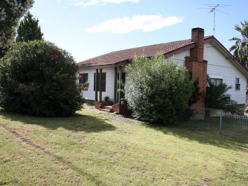 16 Parkinson Avenue, Muswellbrook NSW 2333