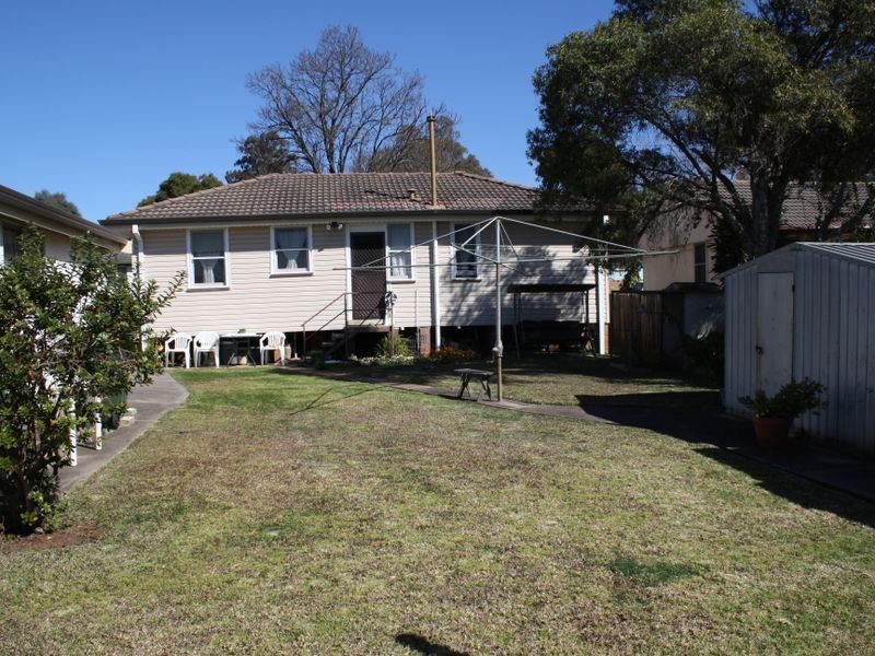 24 Anzac Parade, Muswellbrook NSW 2333