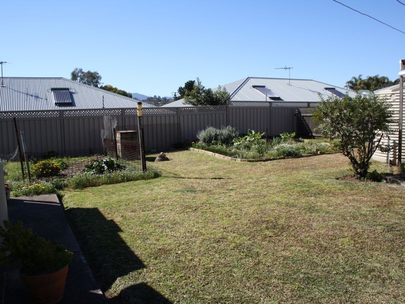 24 Anzac Parade, Muswellbrook NSW 2333