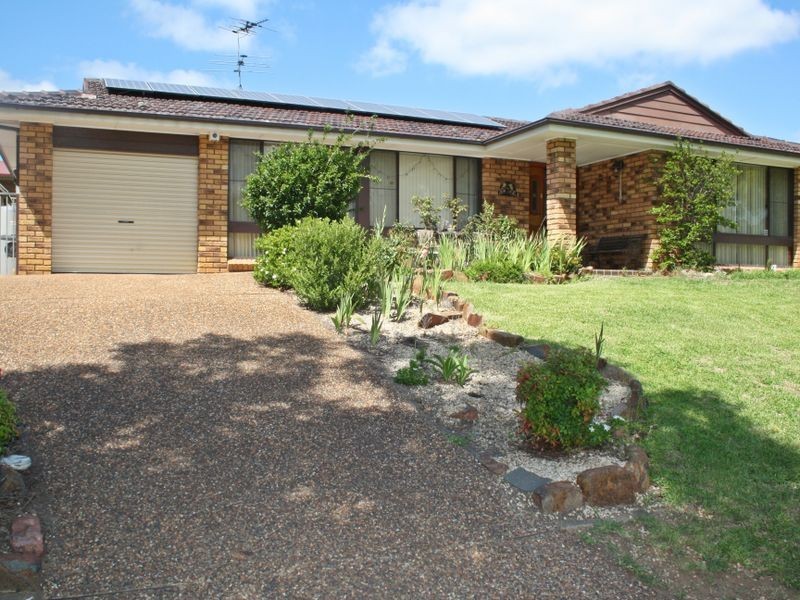 7 Calgaroo Ave, Muswellbrook NSW 2333