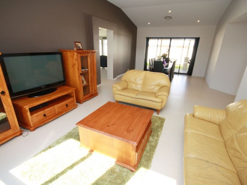 17 Kennedy Place, Aberdeen NSW 2336