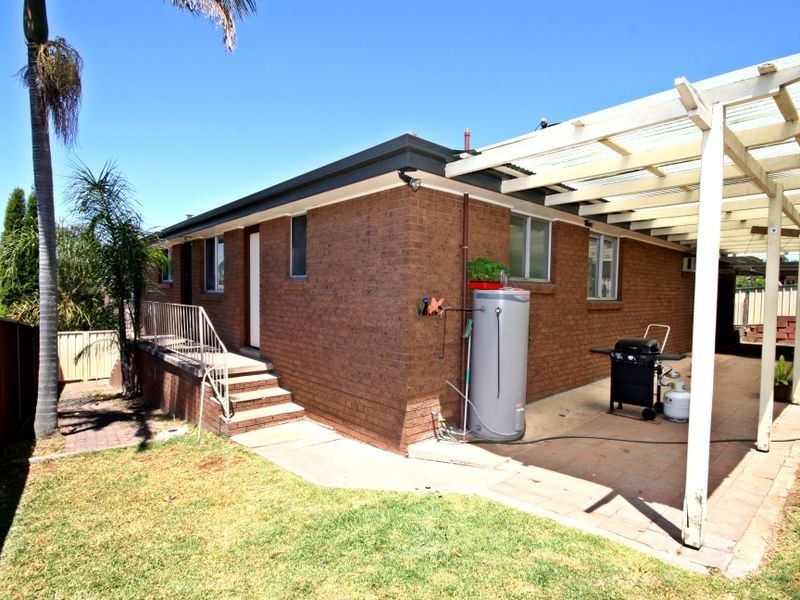 12 Woollybutt Way, Muswellbrook NSW 2333
