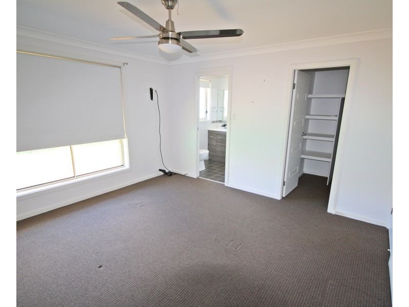 8 Dixon Circuit, Muswellbrook NSW 2333