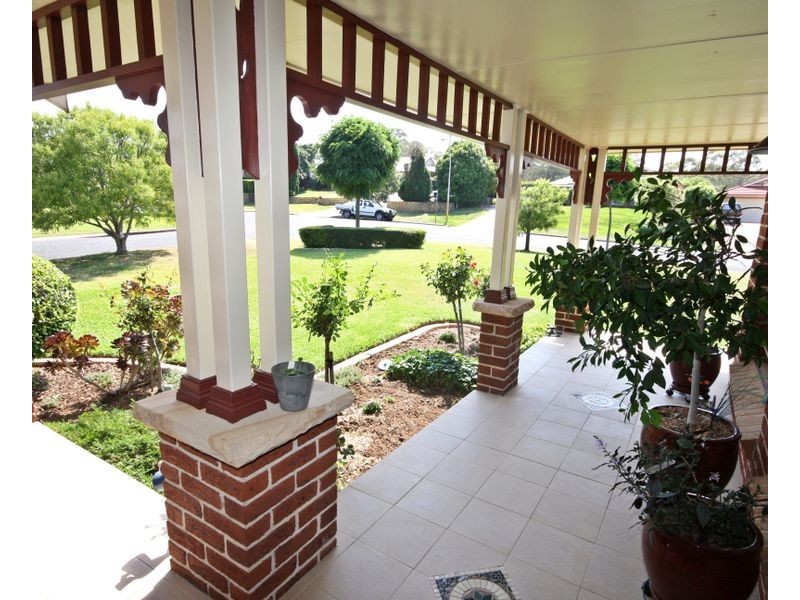 2 Ted Clay Street, Muswellbrook NSW 2333
