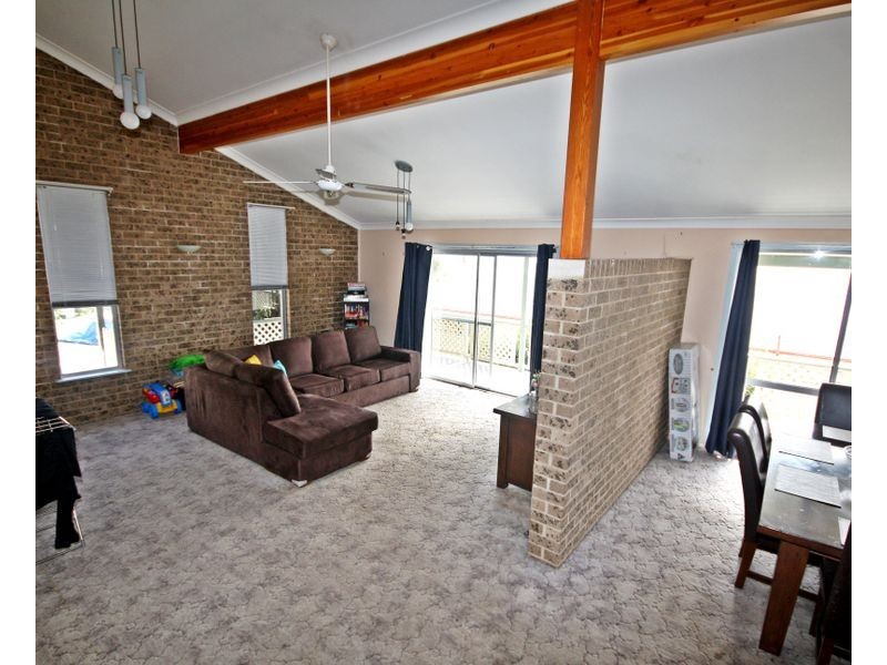 6 Jarrah Place, Muswellbrook NSW 2333