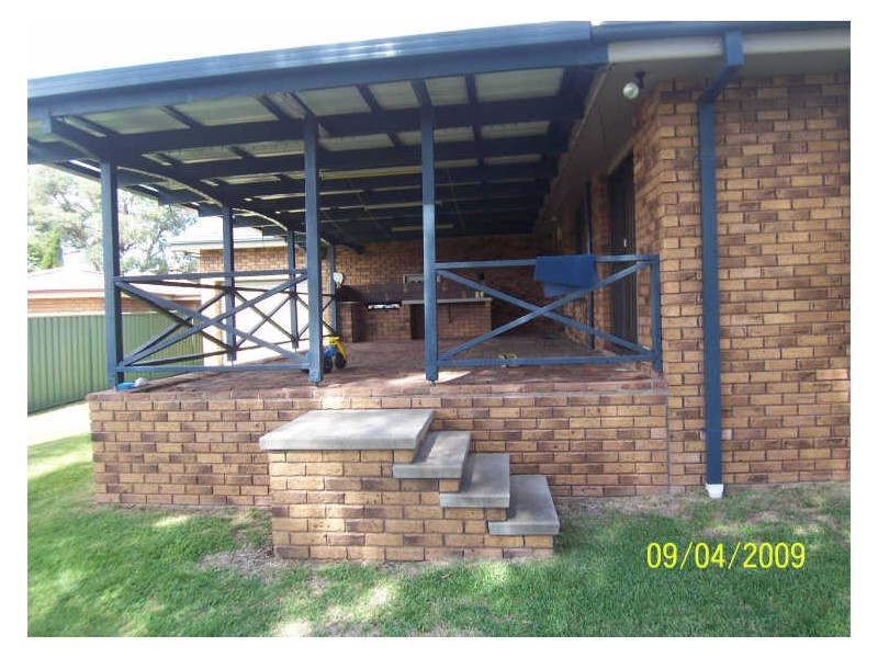 24 Mcclintock Drive, Muswellbrook NSW 2333
