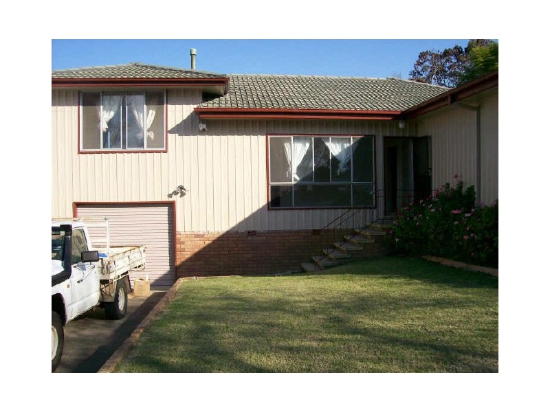 10 Thompson Street, Muswellbrook NSW 2333