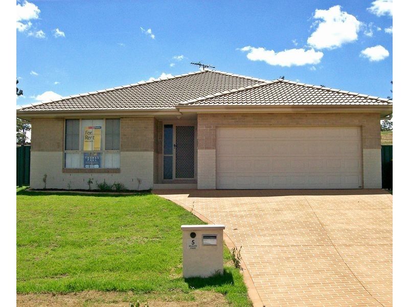 5 Belmore Street, Muswellbrook NSW 2333