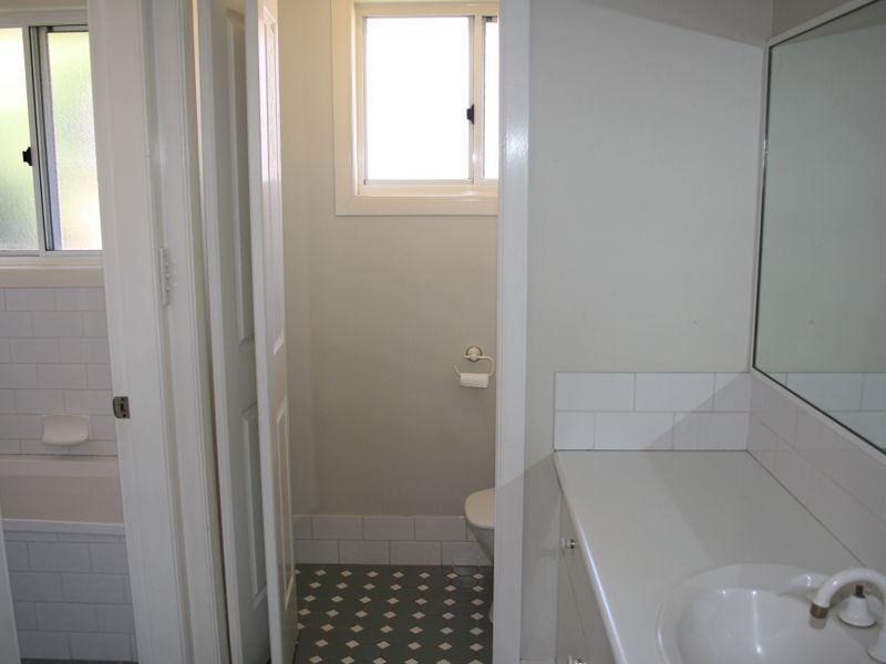 30 Claret Ave, Muswellbrook NSW 2333