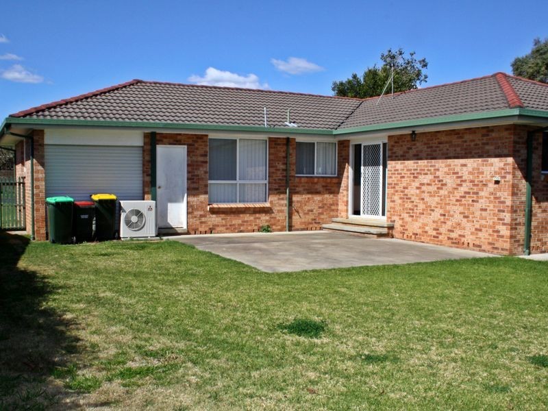 30 Claret Ave, Muswellbrook NSW 2333