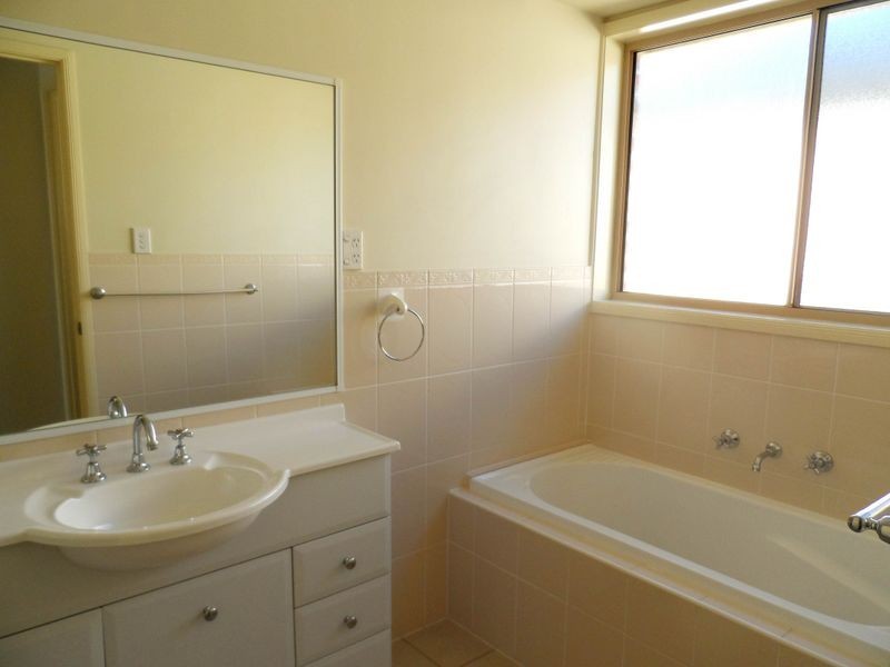 8 Kennedy Close, Muswellbrook NSW 2333