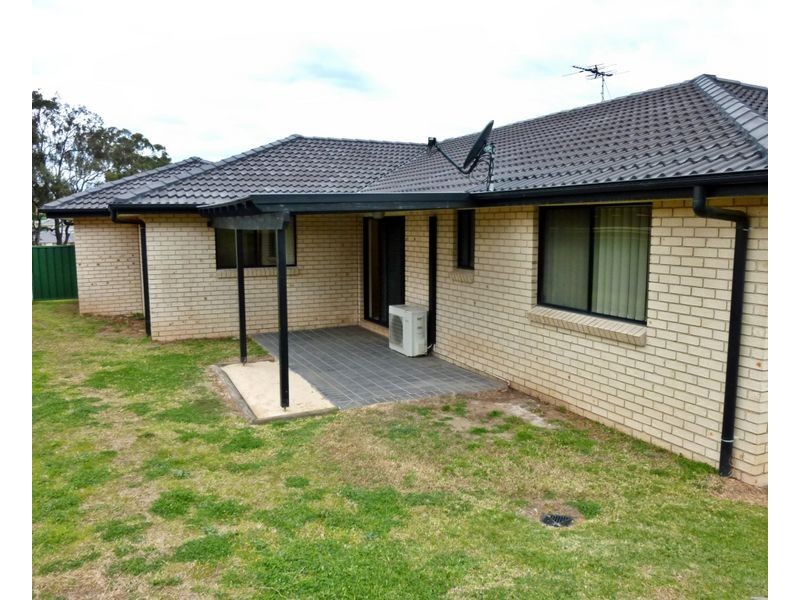 41 Bimbadeen Drive, Muswellbrook NSW 2333