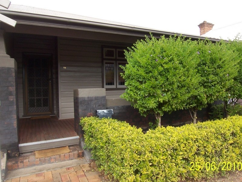 19 Ogilvie Street, Denman NSW 2328