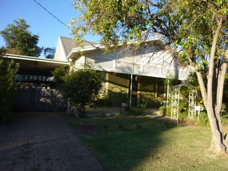 18 Barrett Street, Muswellbrook NSW 2333