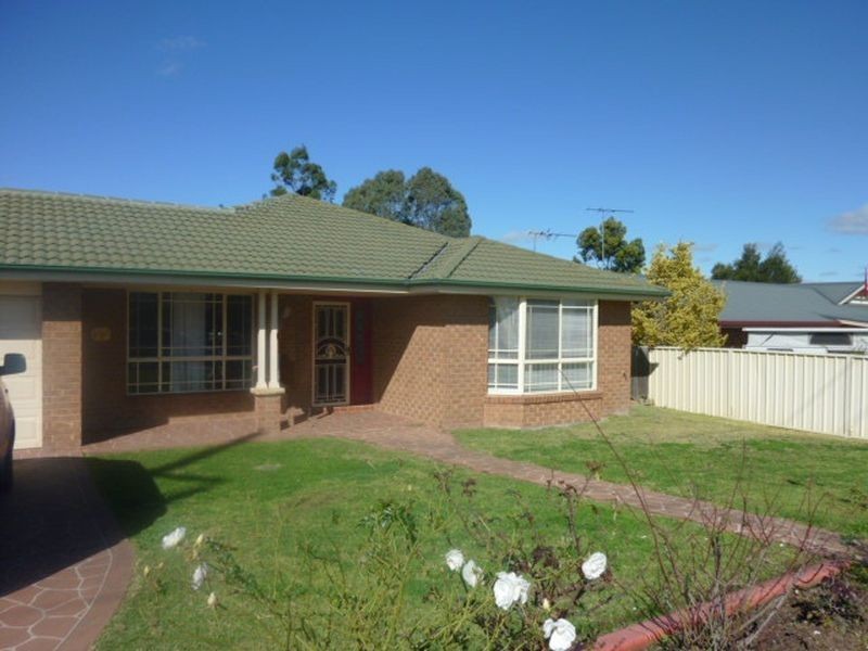 102 Barton Street, Scone NSW 2337