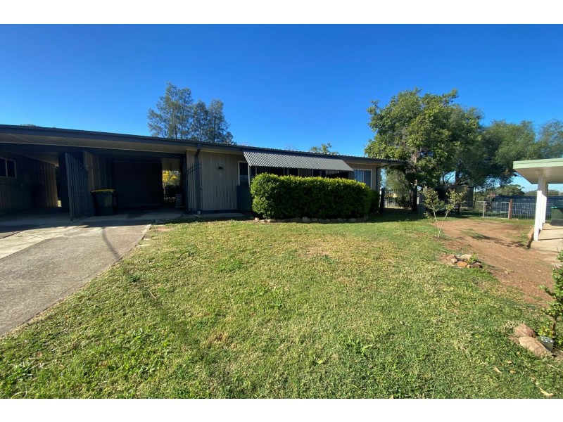 1/8 Midanga Avenue, Muswellbrook NSW 2333