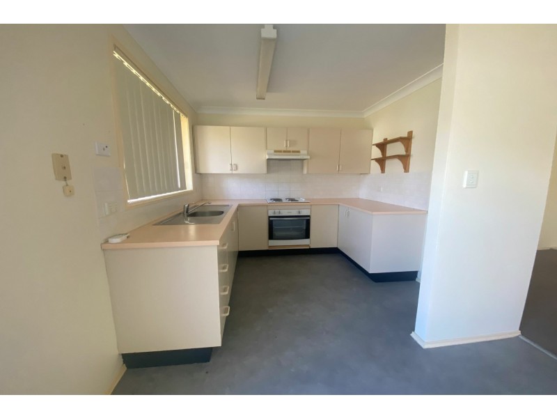 27 Wollombi Rd, Muswellbrook NSW 2333