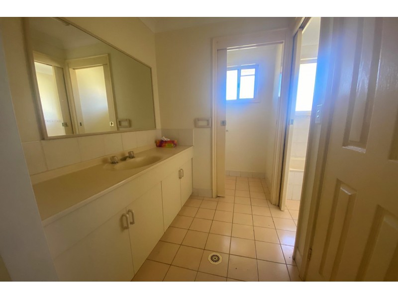 27 Wollombi Rd, Muswellbrook NSW 2333
