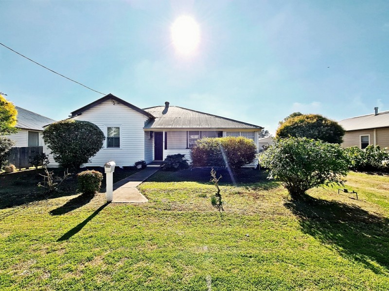 10 Isobel Street, Denman NSW 2328