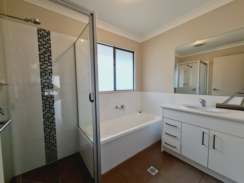 33 Lou Fisher Place, Muswellbrook NSW 2333