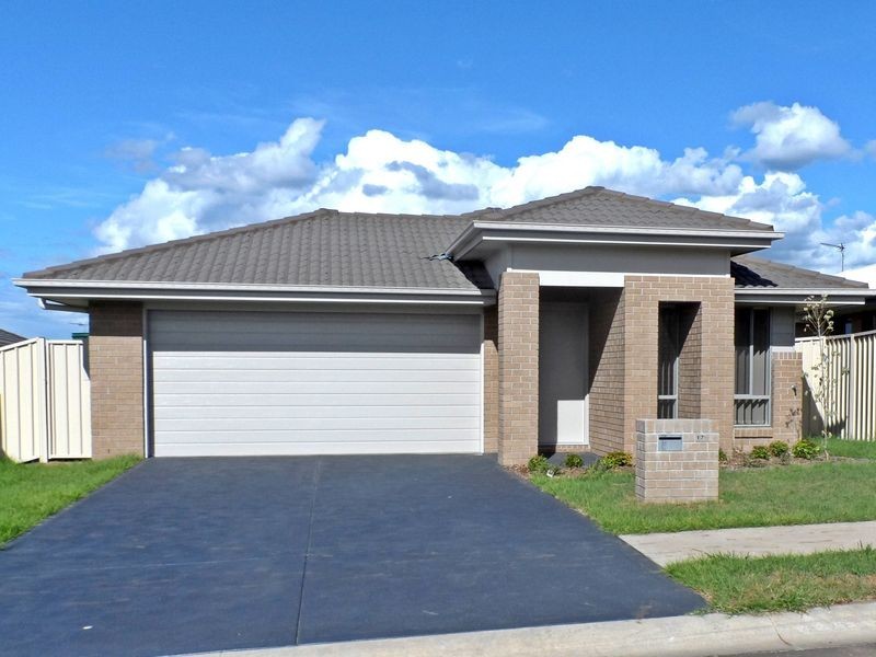 17 Finnegan Crescent, Muswellbrook NSW 2333