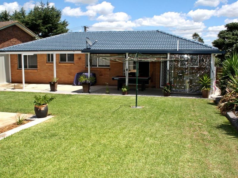 16 Mackenzie Street, Aberdeen NSW 2336